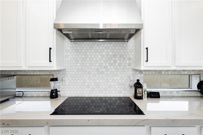 6124 Redstone Hls Dr