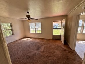 906 Mark Dr in Shelby, NC - Building Photo - Building Photo