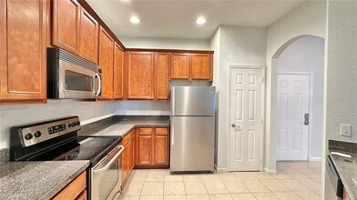 3311 Whitestone Cir-Unit -204 in Kissimmee, FL - Building Photo - Building Photo