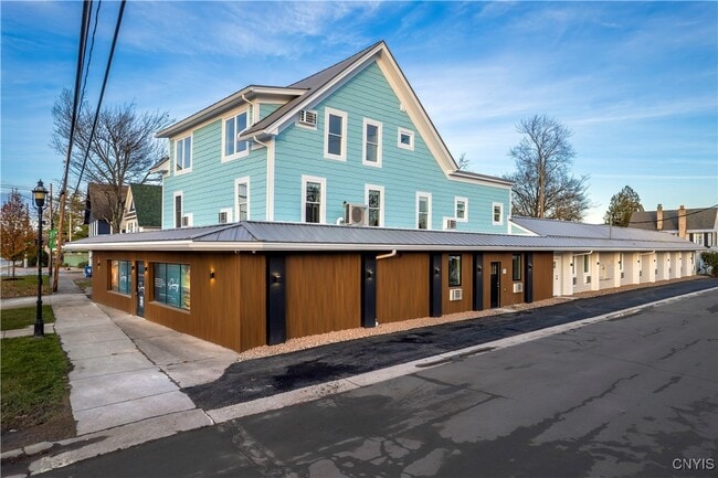 property at 1104 Main St