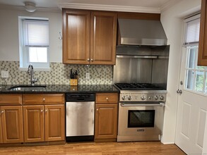 212 New Norwalk Rd-Unit -#A in New Canaan, CT - Building Photo - Building Photo