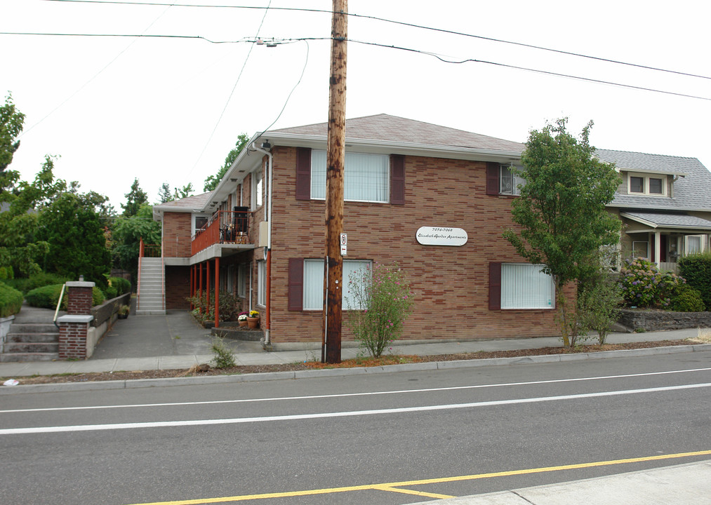 Elizabeth Garden Apartments in Portland, OR - Building Photo