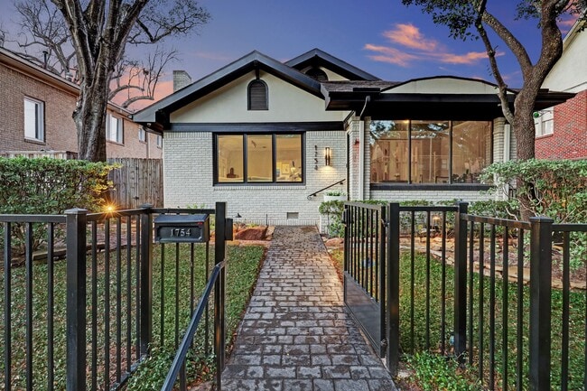 property at 1754 Hawthorne St