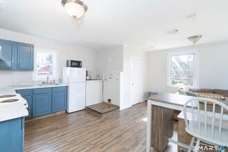 9 Wilcox Pl in Branford, CT - Building Photo - Building Photo