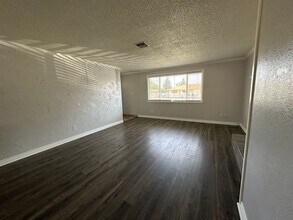 5301 Bel Aire Dr in Klamath Falls, OR - Building Photo - Building Photo