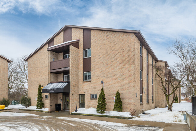 Bayridge Court Apartments in Kingston, ON - Building Photo - Building Photo