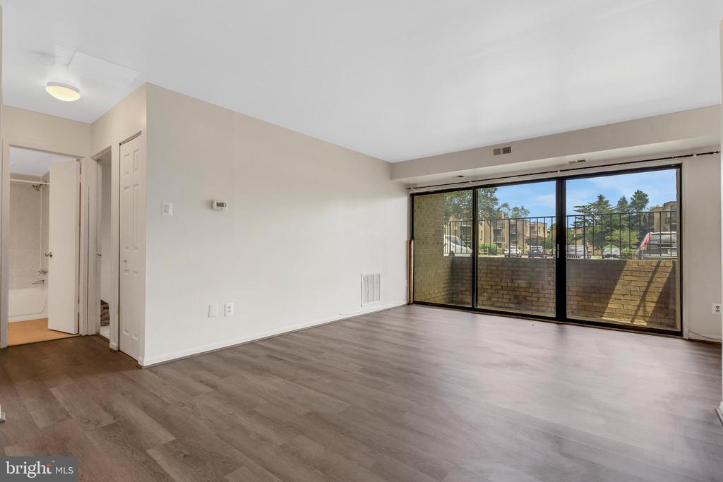 7598 Gales Ct, Unit 004 in Manassas, VA - Building Photo