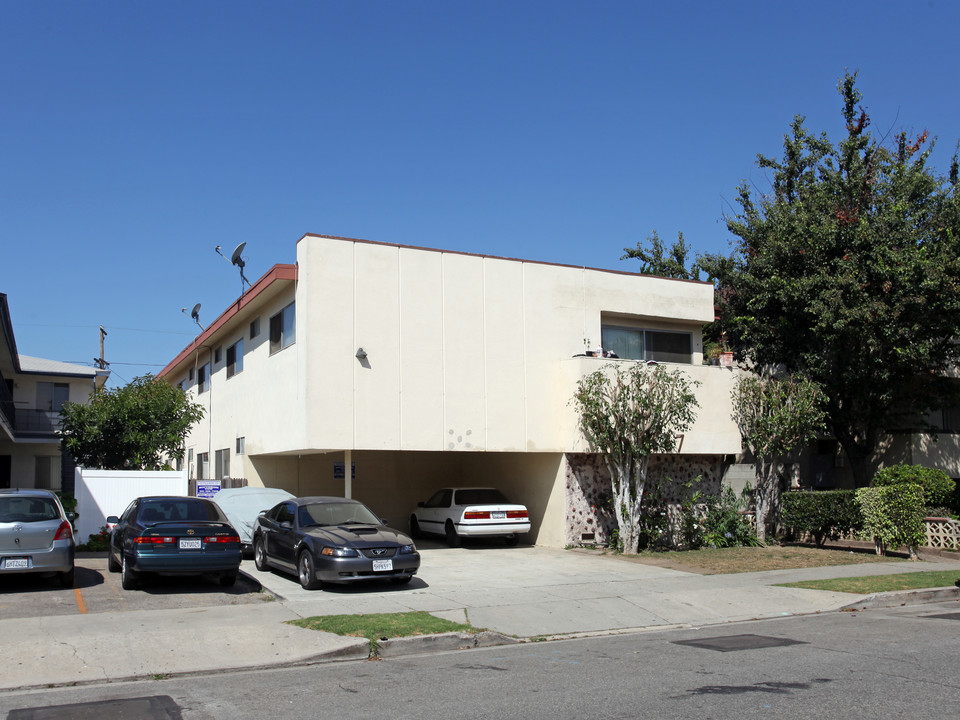 1637 S Westgate Ave in Los Angeles, CA - Building Photo