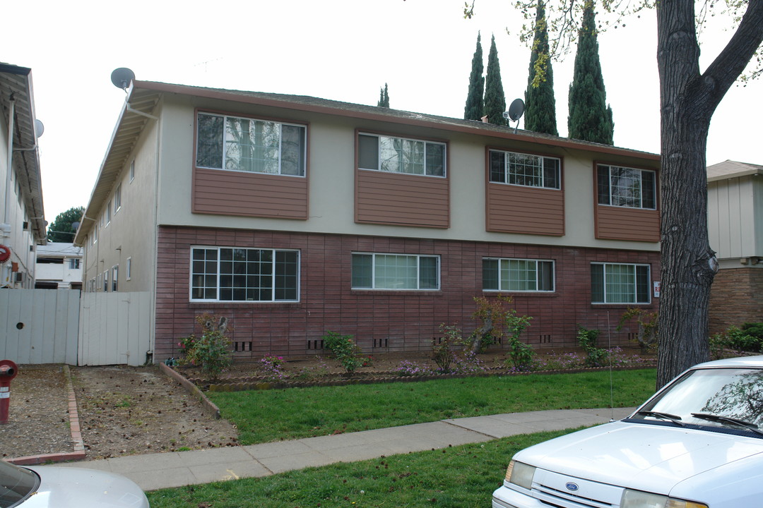 Santana Courtyard Apartments in San Jose, CA - Building Photo