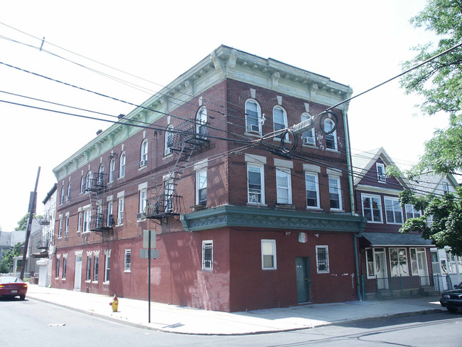 23 Highland Ave in Passaic, NJ - Building Photo - Building Photo