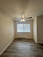 15792 SE Division St in Portland, OR - Building Photo - Building Photo