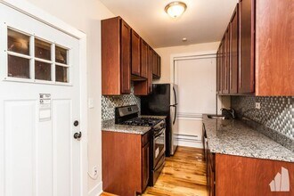 1025 Dempster St in Evanston, IL - Building Photo - Building Photo