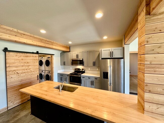 property at 121 E 26th Ave