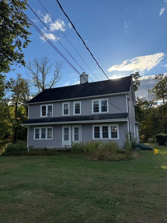 517 Hamden Rd, Unit Left