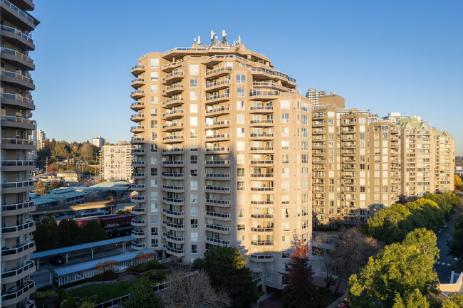 the Riviera in New Westminster, BC - Building Photo - Building Photo