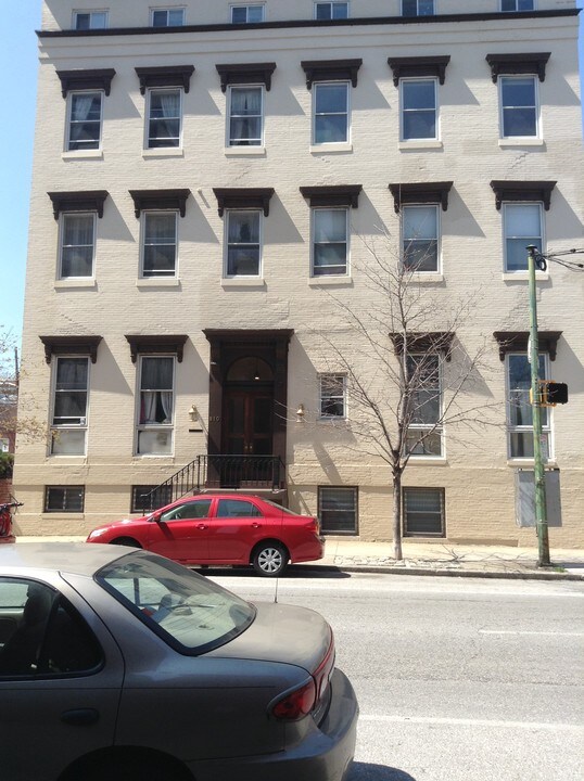 810 St Paul St in Baltimore, MD - Building Photo