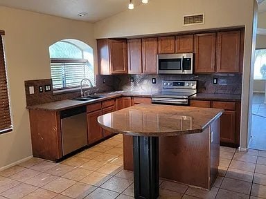 10931 W Roanoke Ave in Avondale, AZ - Building Photo - Building Photo