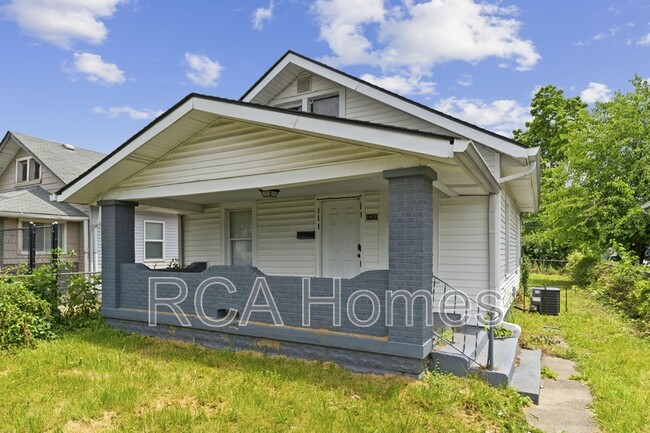 property at 1413 N Mount Street