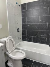 293 Weequahic Ave in Newark, NJ - Building Photo - Building Photo