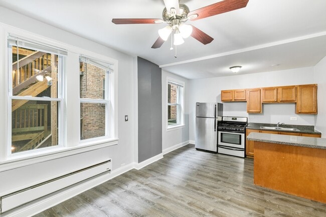 property at 5860 N Kenmore Ave