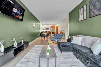 2189 Cornell Rd in Cleveland, OH - Foto de edificio - Building Photo