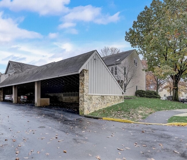 909 Winchester Ct in West Chester, PA - Foto de edificio - Building Photo