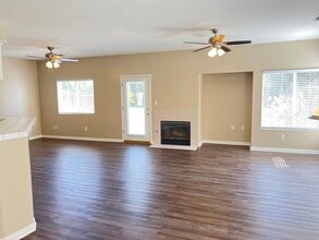 8417 Seven Hills Dr in Bakersfield, CA - Building Photo - Building Photo
