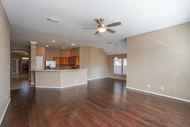 property at 7102 Thistlewood Park Ct