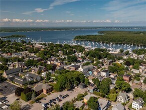15 Melrose St in East Greenwich, RI - Building Photo - Building Photo