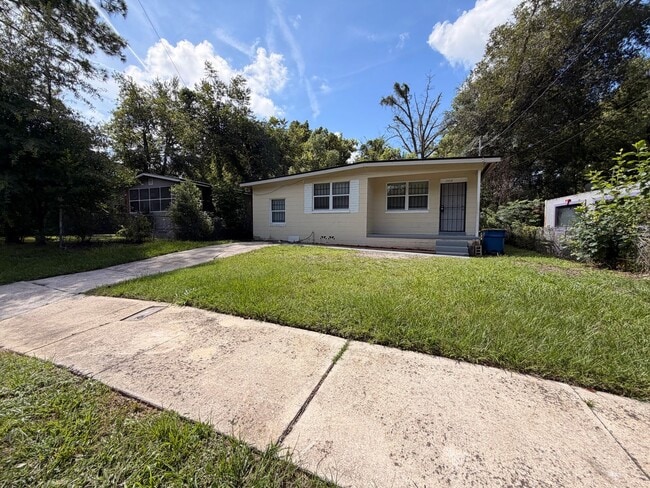 property at 1558 W 31st St
