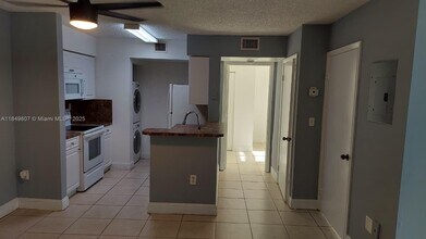 15231 SW 80th St in Miami, FL - Building Photo - Building Photo