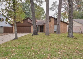 2075 Little Cedar Dr in Humble, TX - Building Photo