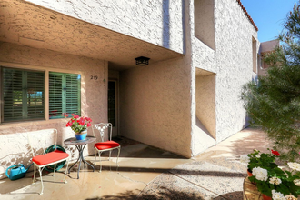 7348 N Via Camello del Norte, Unit 219 in Scottsdale, AZ - Foto de edificio - Building Photo