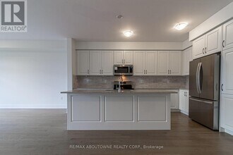 1212 Dartmouth Cres in Oakville, ON - Building Photo - Building Photo