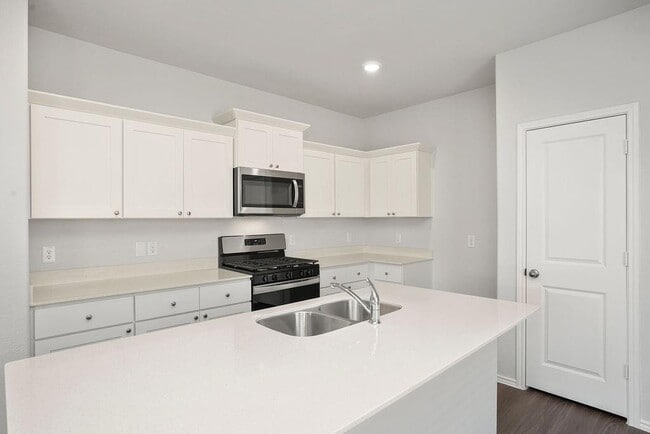 3314 Yellow Rose Dr in Texas City, TX - Building Photo - Building Photo