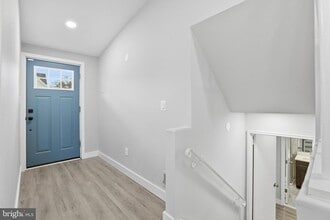 6616 Beverly Ave in McLean, VA - Building Photo - Building Photo