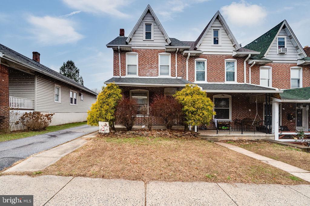 142 Hook St in Birdsboro, PA - Building Photo