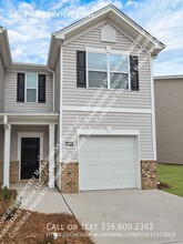 1331 Amberview Ln in Kernersville, NC - Foto de edificio - Building Photo