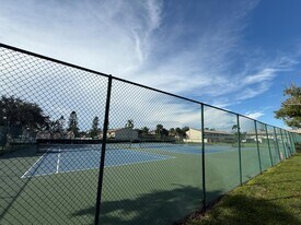 9209 Seminole Blvd in Seminole, FL - Building Photo