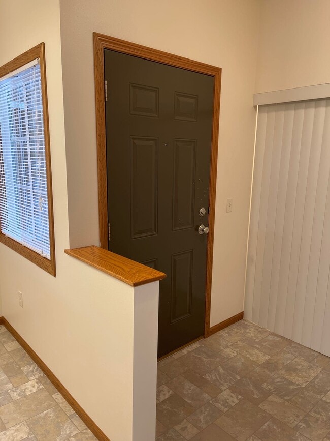 1230 Trail Ridge Rd in Brookings, SD - Building Photo - Building Photo