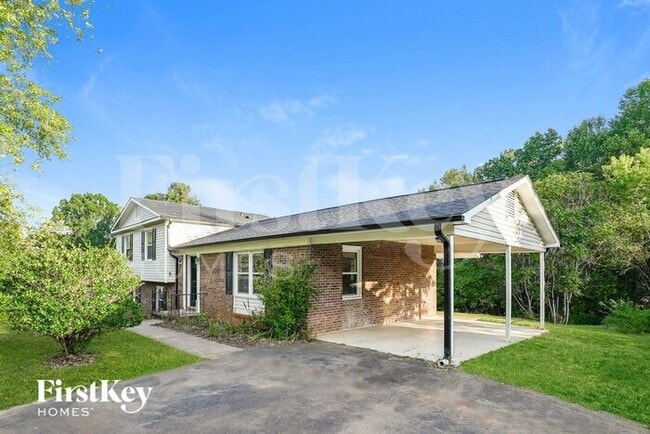 2350 Woodgreen Rd in Winston-Salem, NC - Building Photo - Building Photo