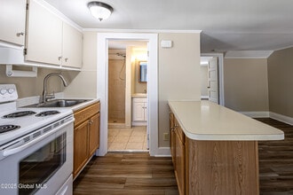 182 Kingsley Rd in Burnt Hills, NY - Building Photo - Building Photo