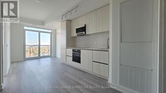 110 Broadway Ave in Toronto, ON - Building Photo