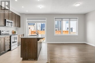 13 Bermondsey Wy in Ottawa, ON - Building Photo - Building Photo