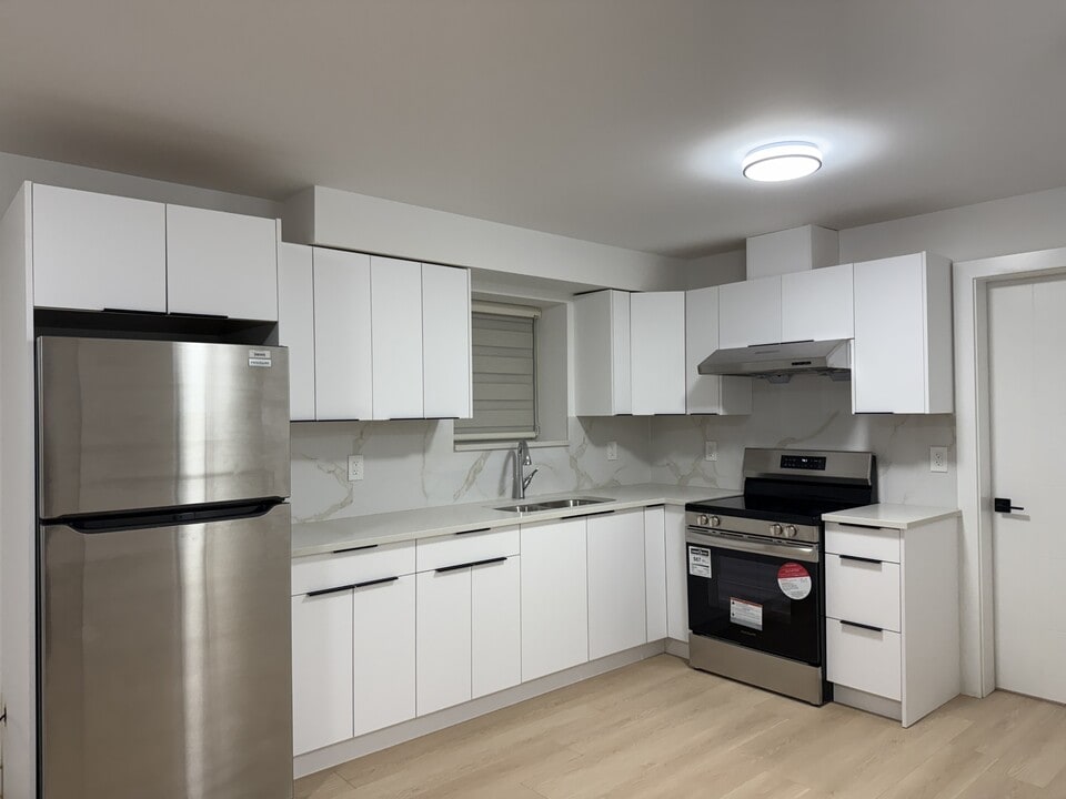 7940-7110 110 St in Delta, BC - Building Photo