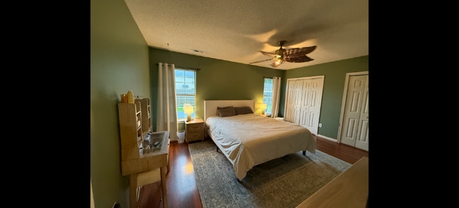 1246 Woods Way in Chesapeake, VA - Foto de edificio - Building Photo