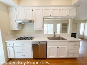 837 Muirfield Dr in Oceanside, CA - Building Photo - Building Photo