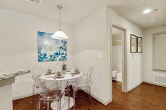 Tinsley Place in Waco, TX - Foto de edificio - Building Photo