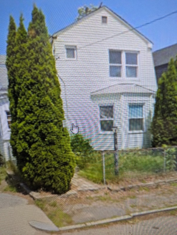 property at 17 Hempstead St