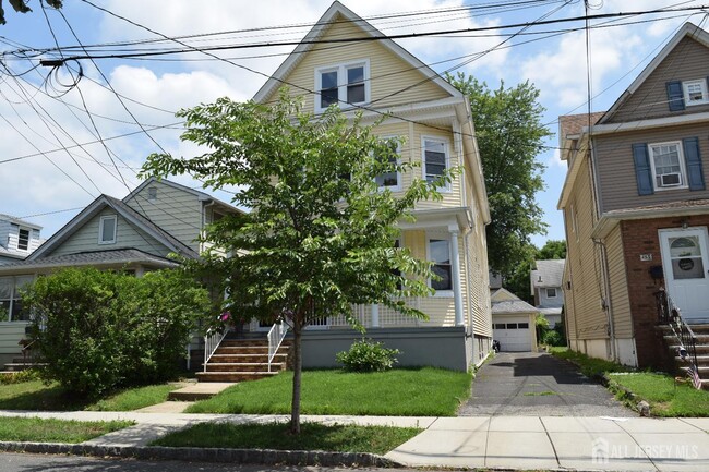 157 Camden St in Roselle Park, NJ - Building Photo - Building Photo